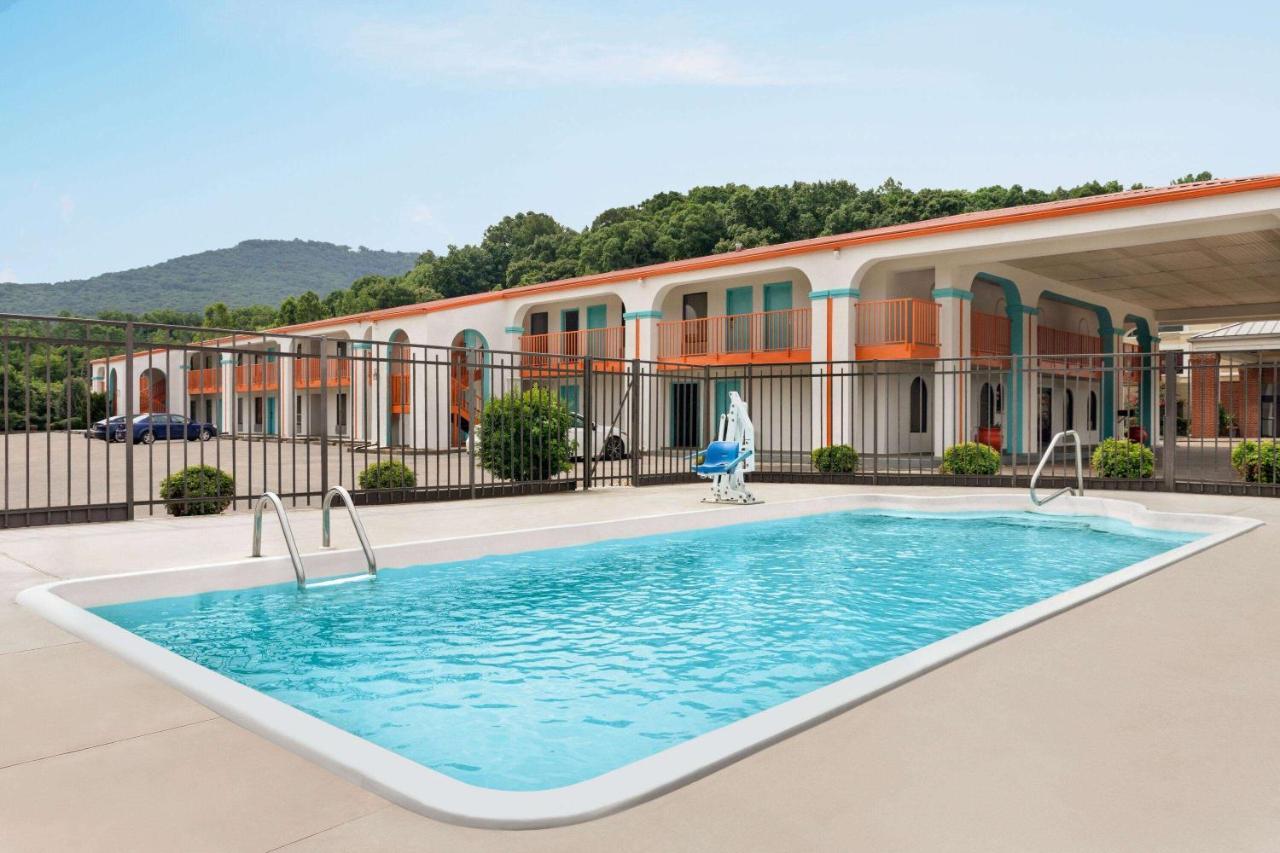 Howard Johnson By Wyndham Chattanooga Lookout Mountain I-24 Exterior foto