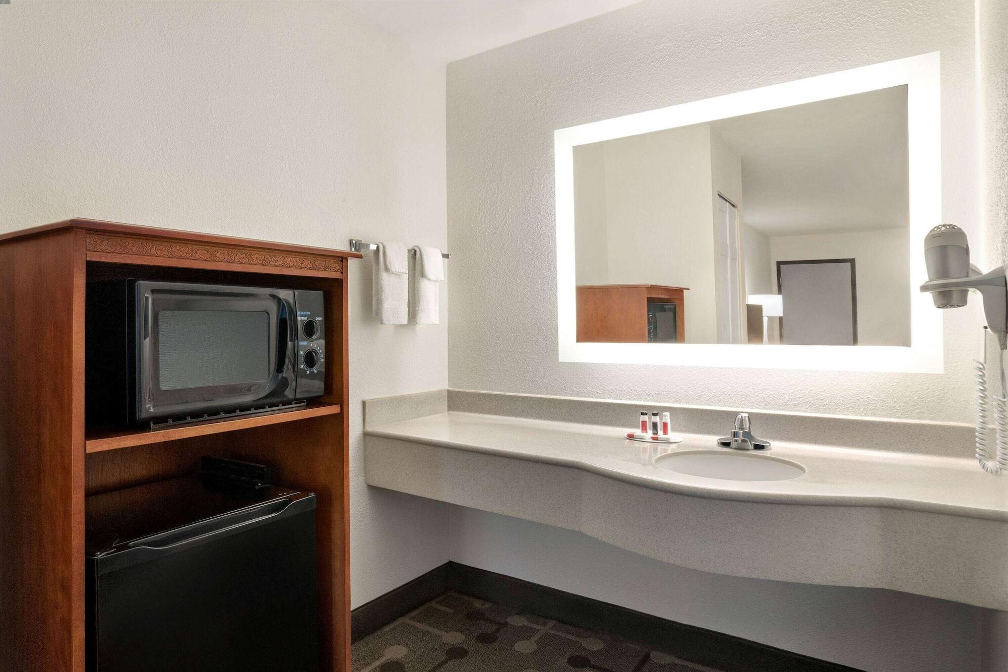 Howard Johnson By Wyndham Chattanooga Lookout Mountain I-24 Exterior foto